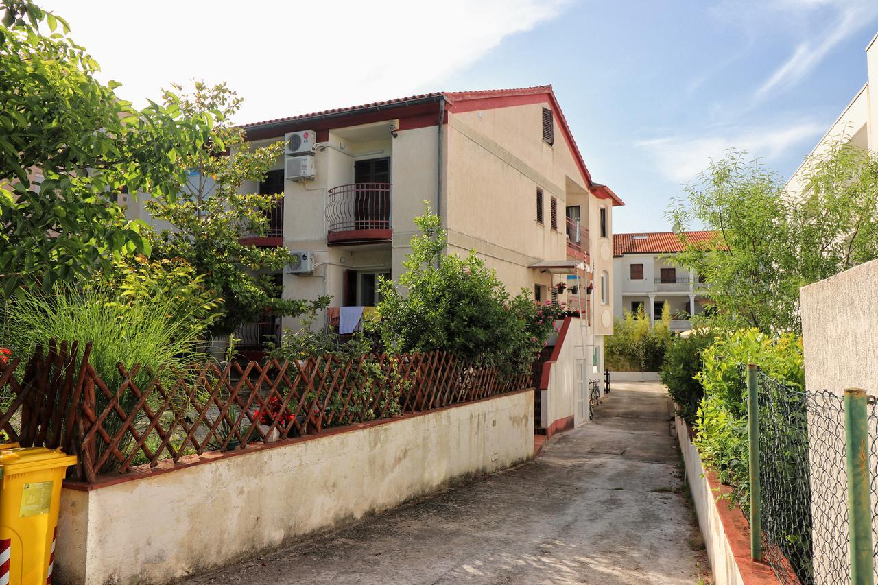 Apartments Amalia Rovigno Esterno foto